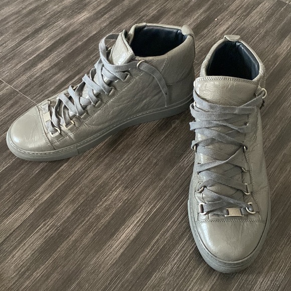 Pre Owned authentic Balenciaga shoes - Picture 3 of 10